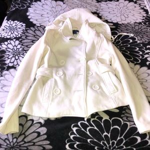 Women’s off-white pea coat w/detachable hood